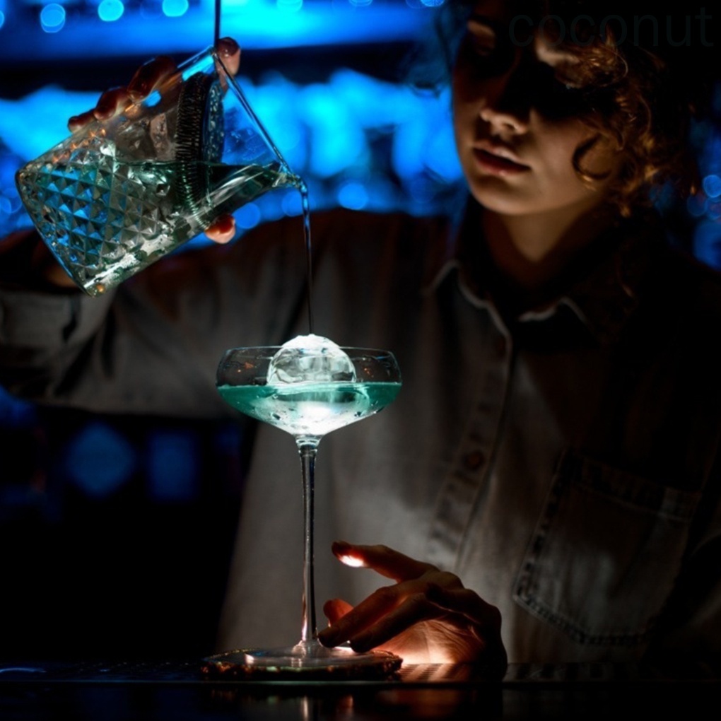 Khuôn Làm Đá Viên Uống Rượu Whiskey 4 Ngăn Hình Tròn Có Nắp Đậy Tái Sử Dụng Được