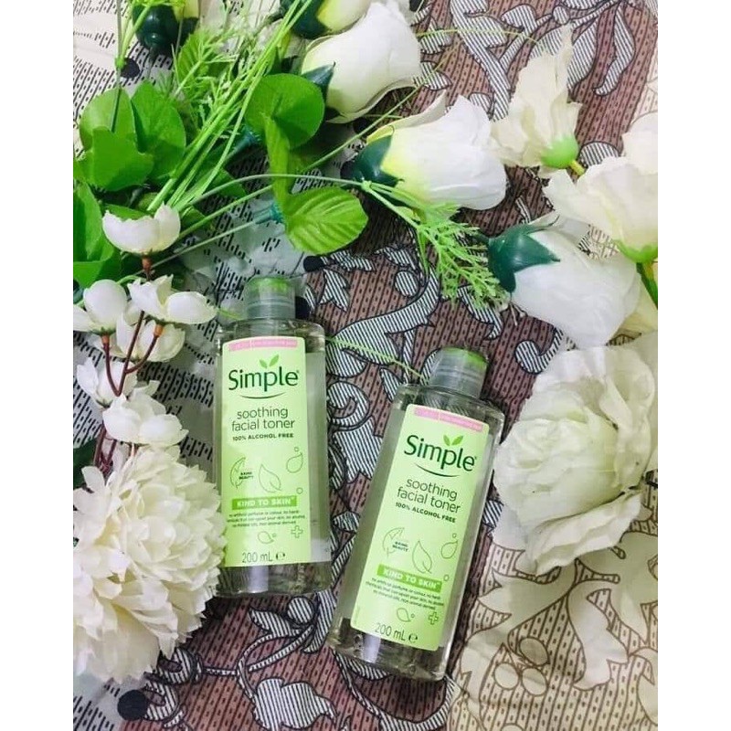 Nước hoa hồng Simple Kind To Skin Soothing Facial Toner