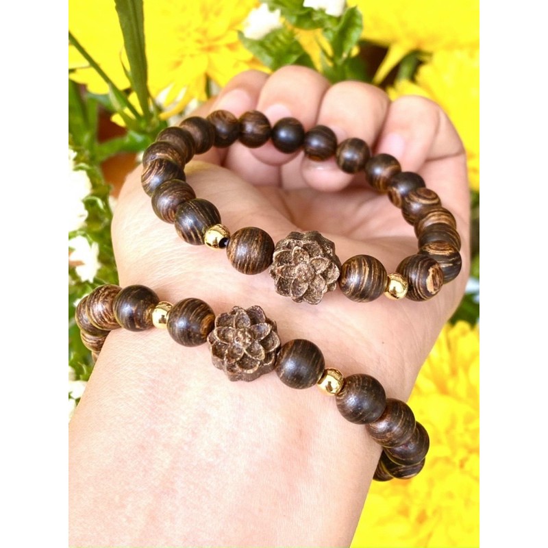 Vòng tay trầm hương sánh chìm 8 li mix hoa sen