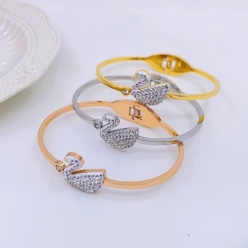 Vòng tay thiên nga đính đá bằng chất liệu titan không gỉ mạ vàng 18k thiết kế trẻ trung thời trang