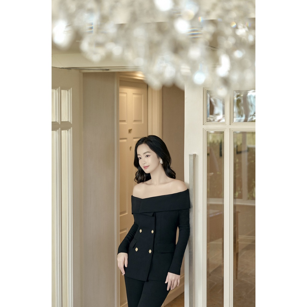 Áo trễ vai tuyết mưa đen dài tay Siena top by MARGERIE