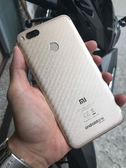 Xiaomi Mi 5X / Mi A1 - Miếng Dán Lưng Vân Carbon