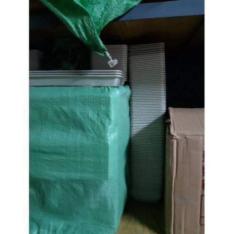 10 Máng nhựa chăn ong 16×34cm