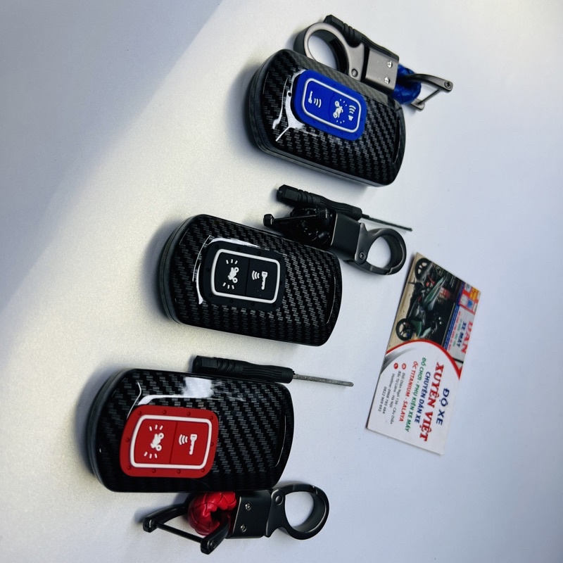 Combo móc khoá+ Bọc Chìa Khóa Smartkey viision 2018-2020 airblade 2016-2019,lead 2018-2020( 2 nút ) Ốp Carbon ( hon13)