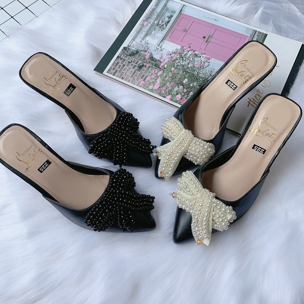 Giày sục chụm ngọc trắng gót nhọn 5p da lộn đẽ đi hót hòn họt