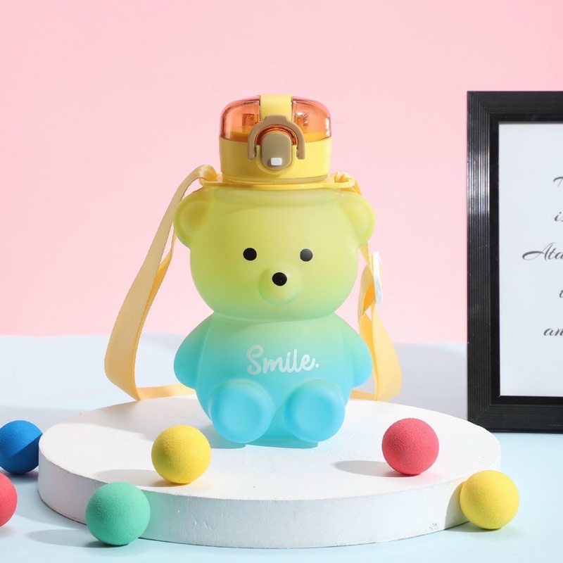 Bình gấu Cute 800ml ❤️FREESHIP❤️Bình nước gấu smile có dây đeo siêu đáng yêu kute (sỉ hot)