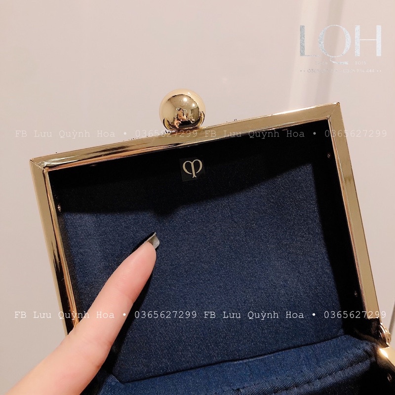 Túi gift mỹ phẩm Cle De Peau có dây đeo