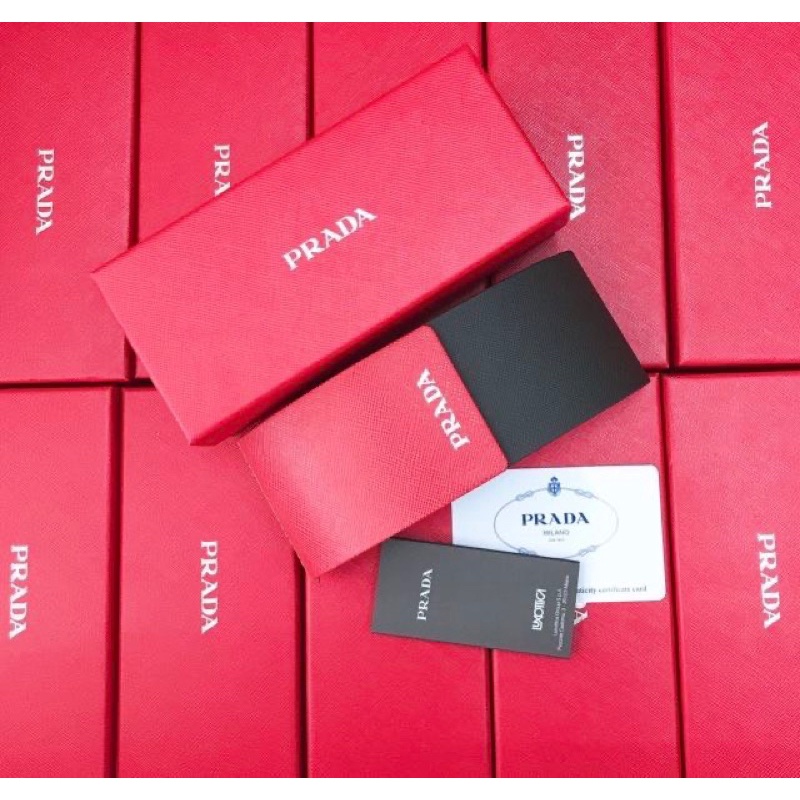 Hộp đựng kính Pra-da Jolie Eyewear