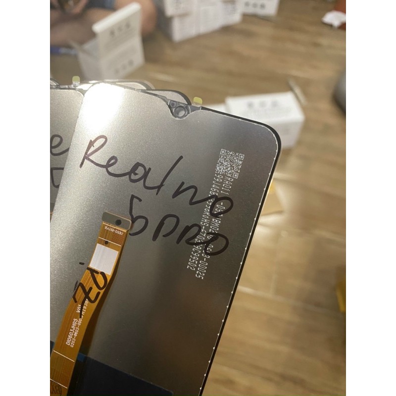 Màn realme 5 pro ( bộ màn hình chính hãng realme 5 pro zin new) bảo hành 6 tháng cho khách hàng yên tâm ạ