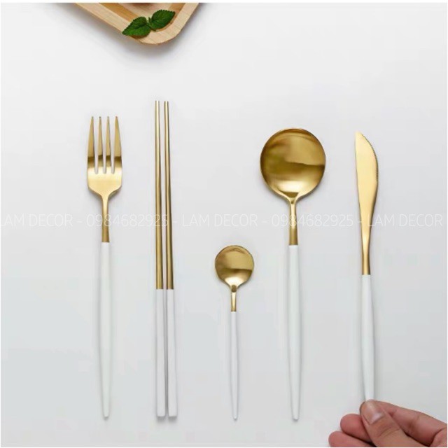 Set thìa dĩa đũa bằng inox để chụp ảnh hoặc ăn được