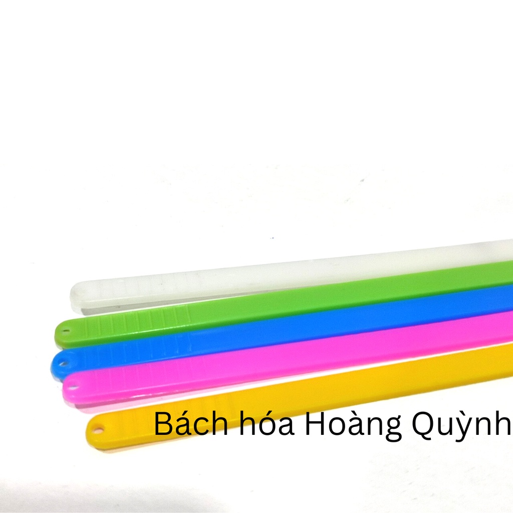 10 que cạo lưỡi nhựa dày dạng thẳng.