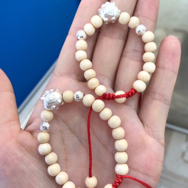Lắc dâu charm lợn