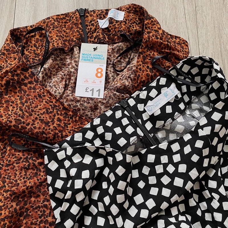 Chân váy midi xẻ đùi