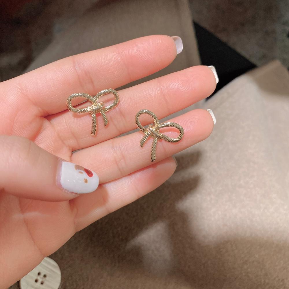 Bông Tai Hình Nơ Nhỏ Đơn Giản Dễ Phối Đồ Phong Cách Hàn Quốc Dễ Thương