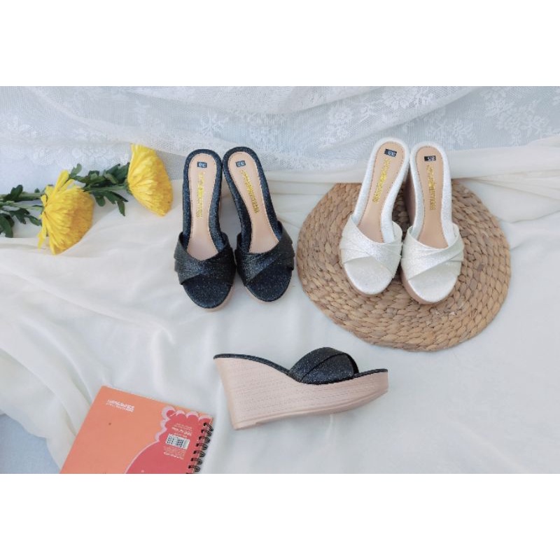 Giày cao gót đế xuồng