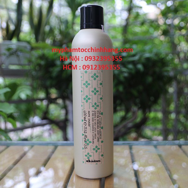 GÔM XỊT GIỮ NẾP TRUNG BÌNH DAVINES MEDIUM HAIRSPRAY 400ML