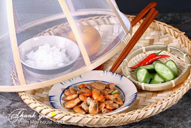 Bộ lồng bàn và mẹt tre