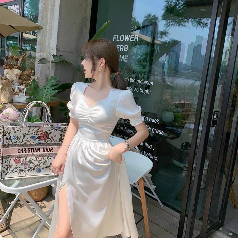 Đầm midi xoè trắng nhúng ngực xẻ tà váy đi tiệc