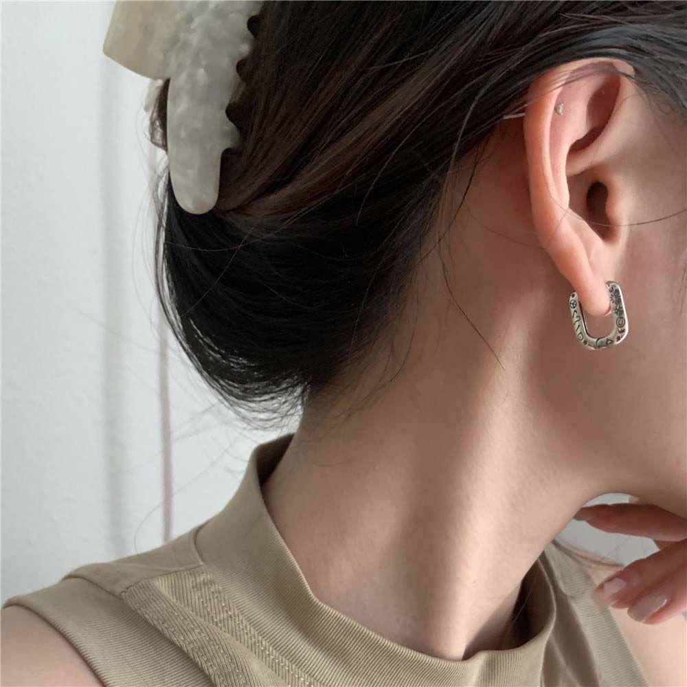 Khuyên Tai Tròn Đơn Giản Nhiều Màu Sắc Thời Trang Cho Nam Và Nữ
