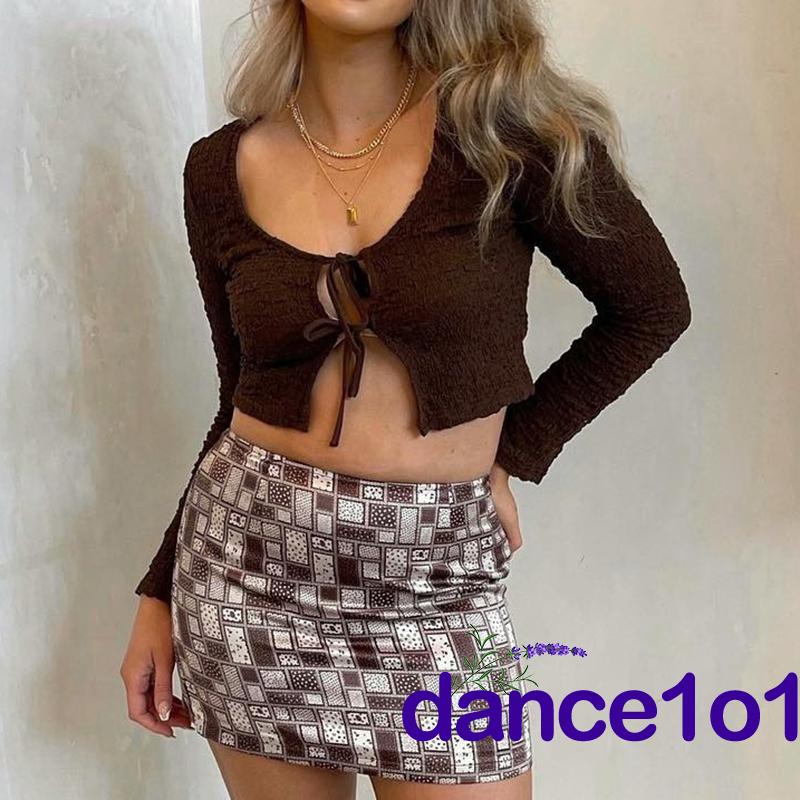 Áo croptop nữ tay dài màu trơn thiết kế quyến rũ thời trang | BigBuy360 - bigbuy360.vn