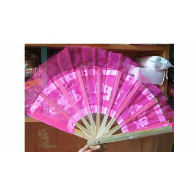Quạt múa ...
