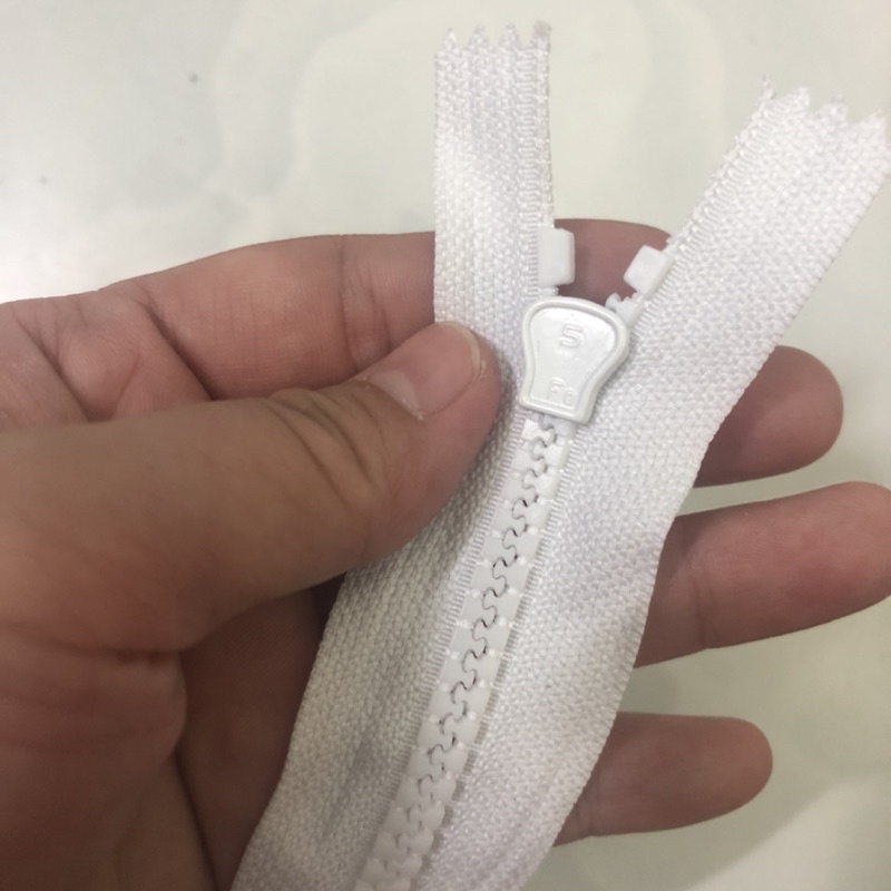 Dây Kéo Răng Cá Sấu Nhựa Size Số 5 Màu Trắng Hàng Công Ty