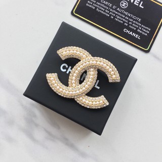 Ghim cài áo đính đá sang trọng C056