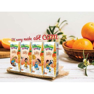 Com bo khách lựa hàng khi shop live