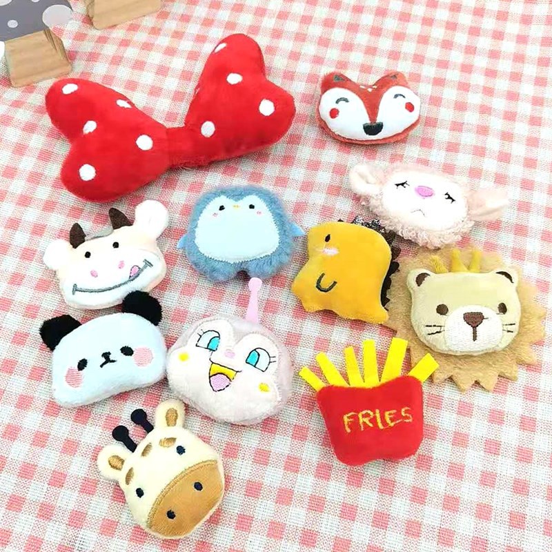 Trâm Cài Áo Hình Gấu Trúc Đám Mây Bằng Lông Nhung Dễ Thương Xinh Xắn