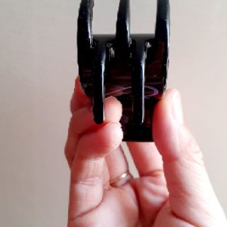 Kẹp tóc 5 răng đen bóng hình trái tim