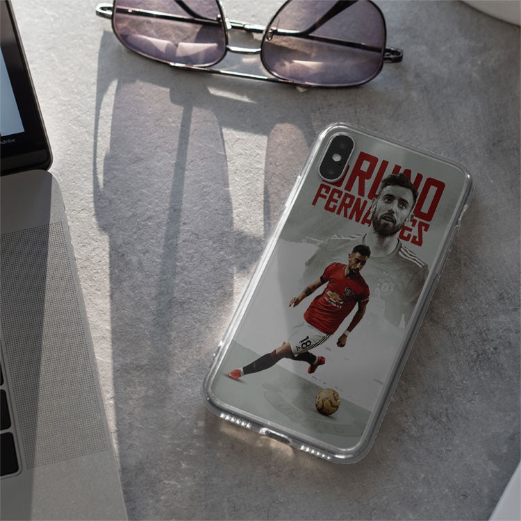 Ốp lưng Bruno Fernandes dắt bóng CLB Manchester United cho Iphone 5 6 7 8 Plus 11 12 Pro Max X Xr FOO20210191