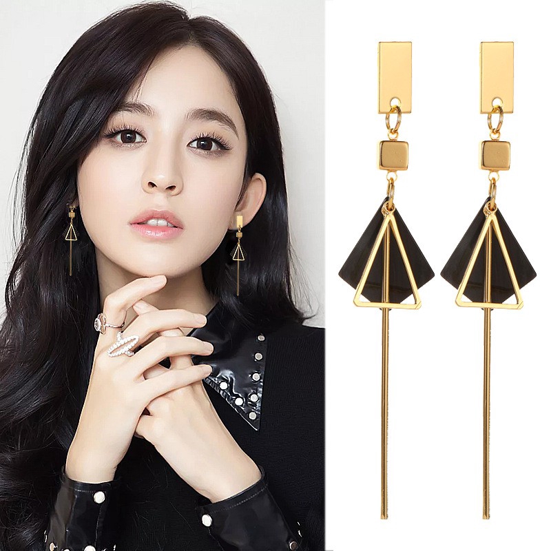 Khuyên tai chuỗi hình thoi rỗng phong cách Hàn Quốc