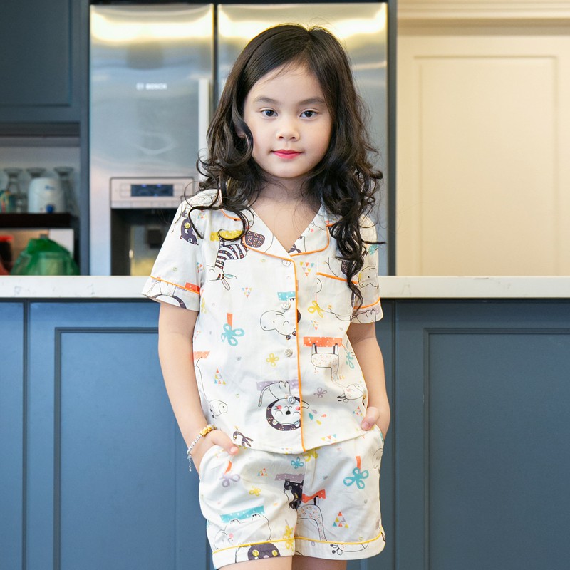 Bộ ngủ Pijama C&G ngắn tay cho bé gái, đồ mặc ở nhà màu trắng viền cam BG28
