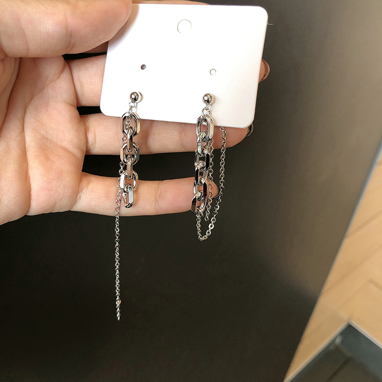 Khuyên tai dáng dài tạo hình độc đáo cho nữ