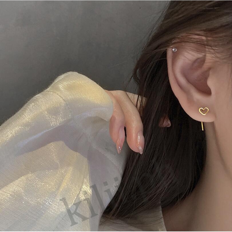 1 chiếc bông tai trái tim dành cho nữ