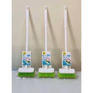 Bàn chải vệ sinh nhà tắm cán dài Towa Nhật Bản
