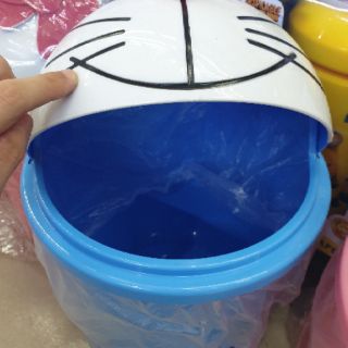 Thùng rác Doraemon/ Hellokitty để văn phòng