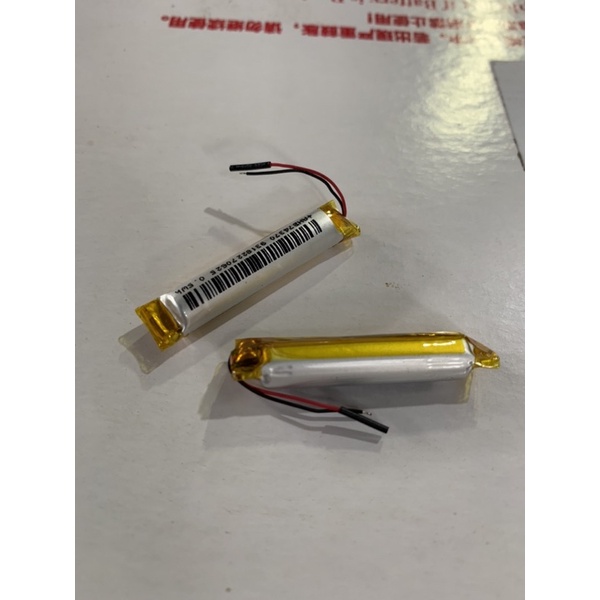 Lõi pin nhỏ điện áp 3,7v kích thước dài 4cm,đường kính 0,6cm