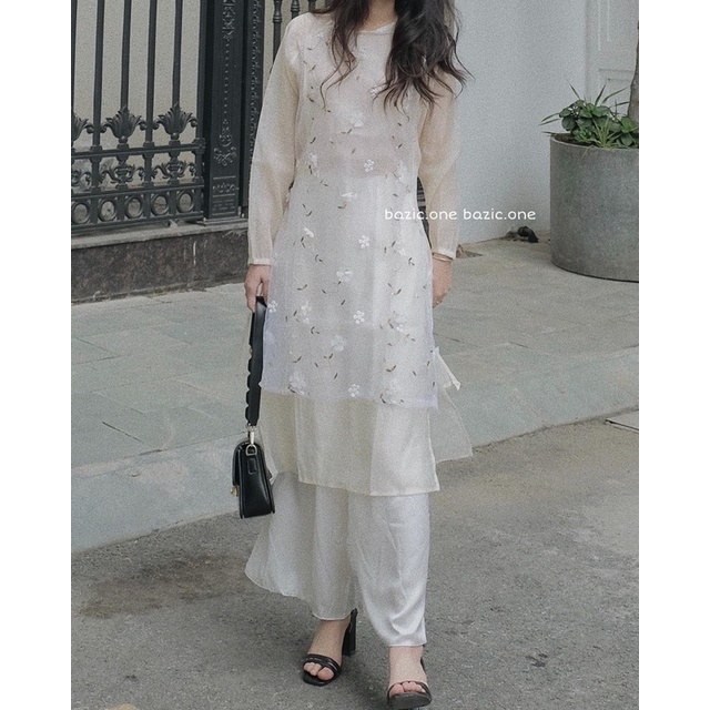 Set áo dài kèm quần thêu hoa, set áo dài trắng be Bazic one