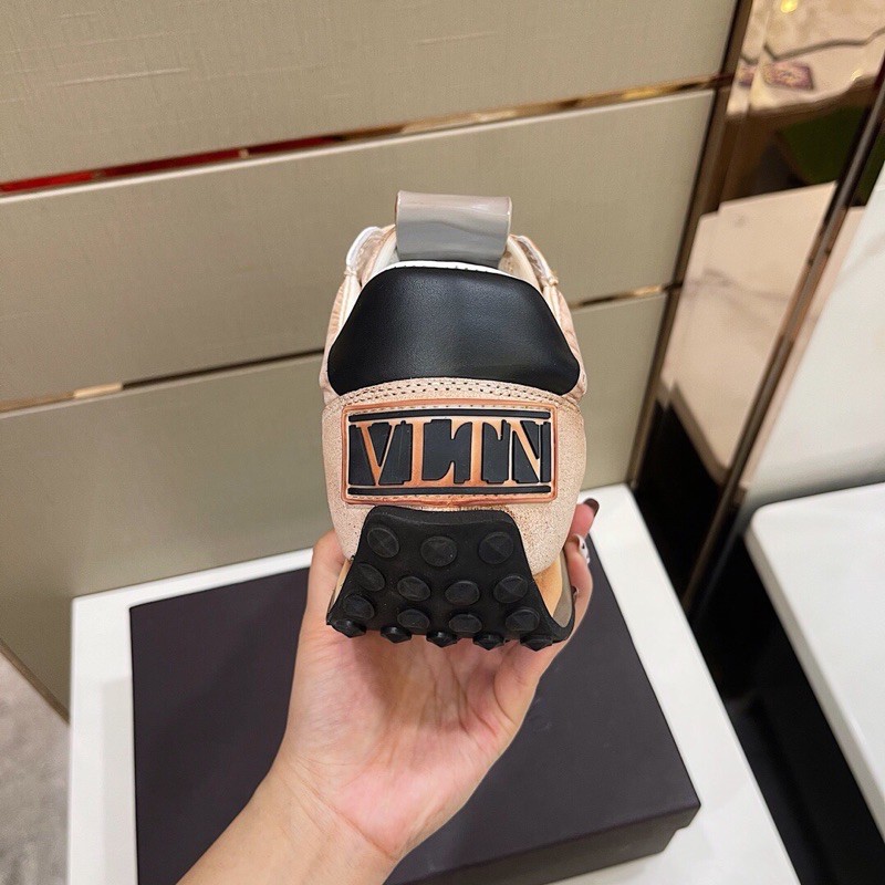 Giày sneaker thời trang nam Valentino = VLTN da thật cao cấp mẫu mới 2021 với thiết kế đầu xuân hè.