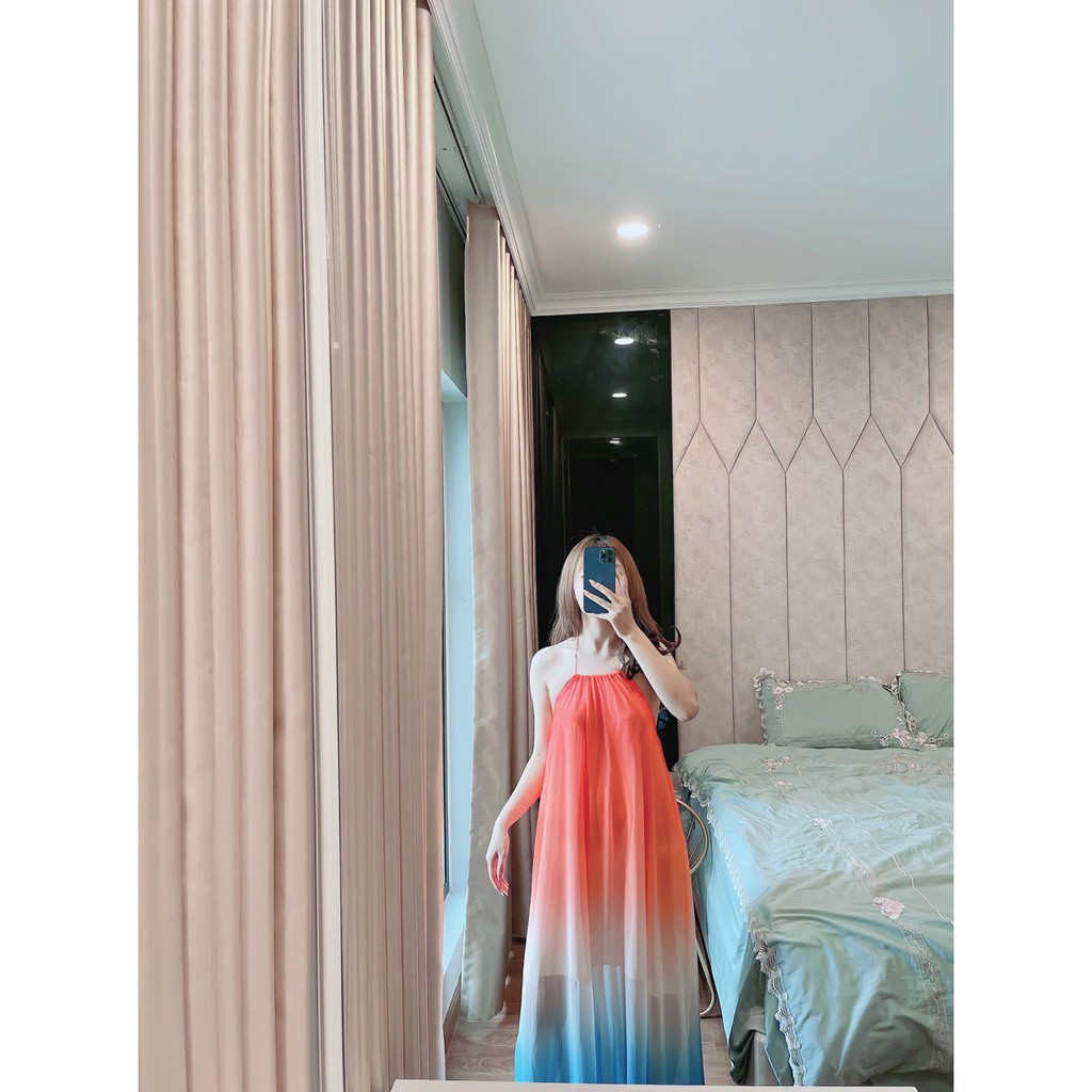 Đầm maxi cổ yếm hở lưng màu ombre cầu vồng | BigBuy360 - bigbuy360.vn