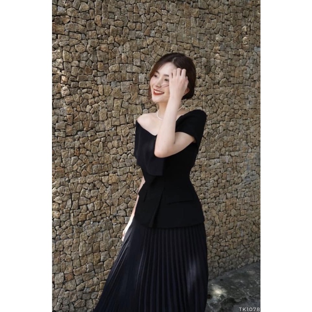 Áo trễ vai đắp chéo