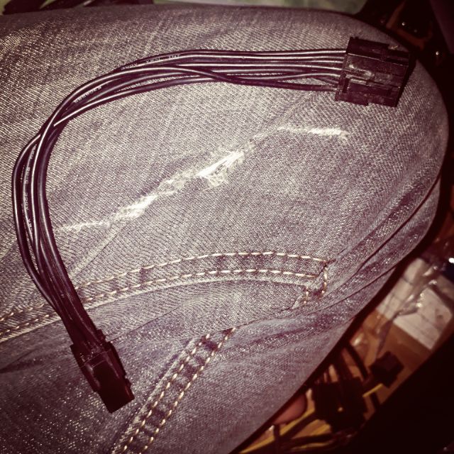 Dây chuyển 6pin vga ra 8pin cpu