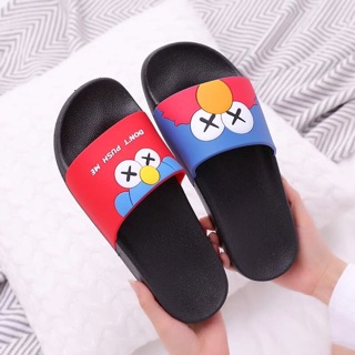 Dép Kaws cute dành cho cả nam và nữ