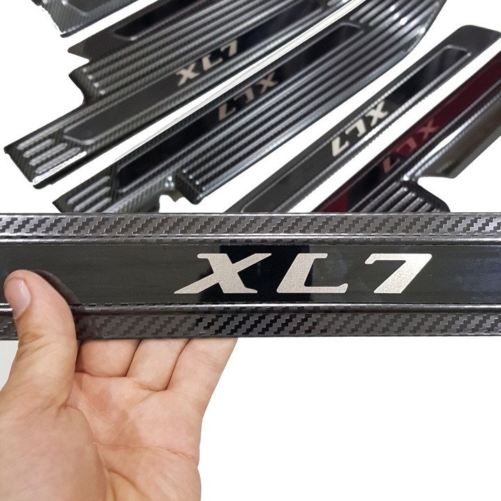 [Hàng mới về] Bộ Ốp bậc cửa, Nẹp bước chân Carbon dành cho xe Suzuki XL7