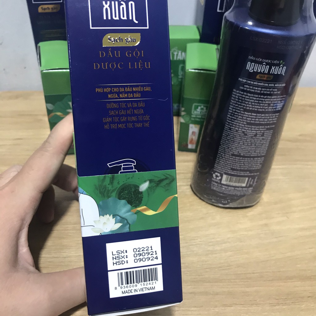 Dầu gội dược liệu Nguyên Xuân sạch gàu 200ml, 250ml vòi