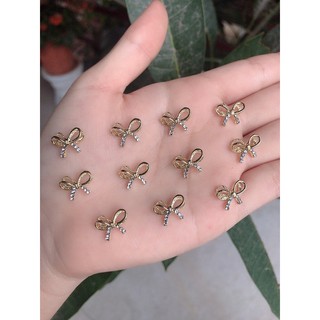 Cham nơ- cham nail