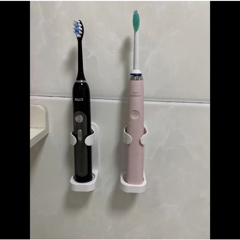 Giá treo bàn chải tiện ích, bảo vệ an toàn và giữ khô ráo cho các loại bàn chải