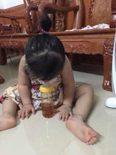 Núm hút bình Pigeon cho bé lười ti bình