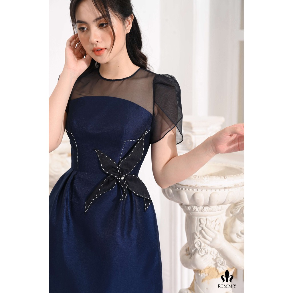 Váy Chloé Dress thiết kế sang trọng thương hiệu Rimmy chất liệu cao cấp, dáng tiệc ôm chiết eo gắn hoa thêu thủ công 2mà